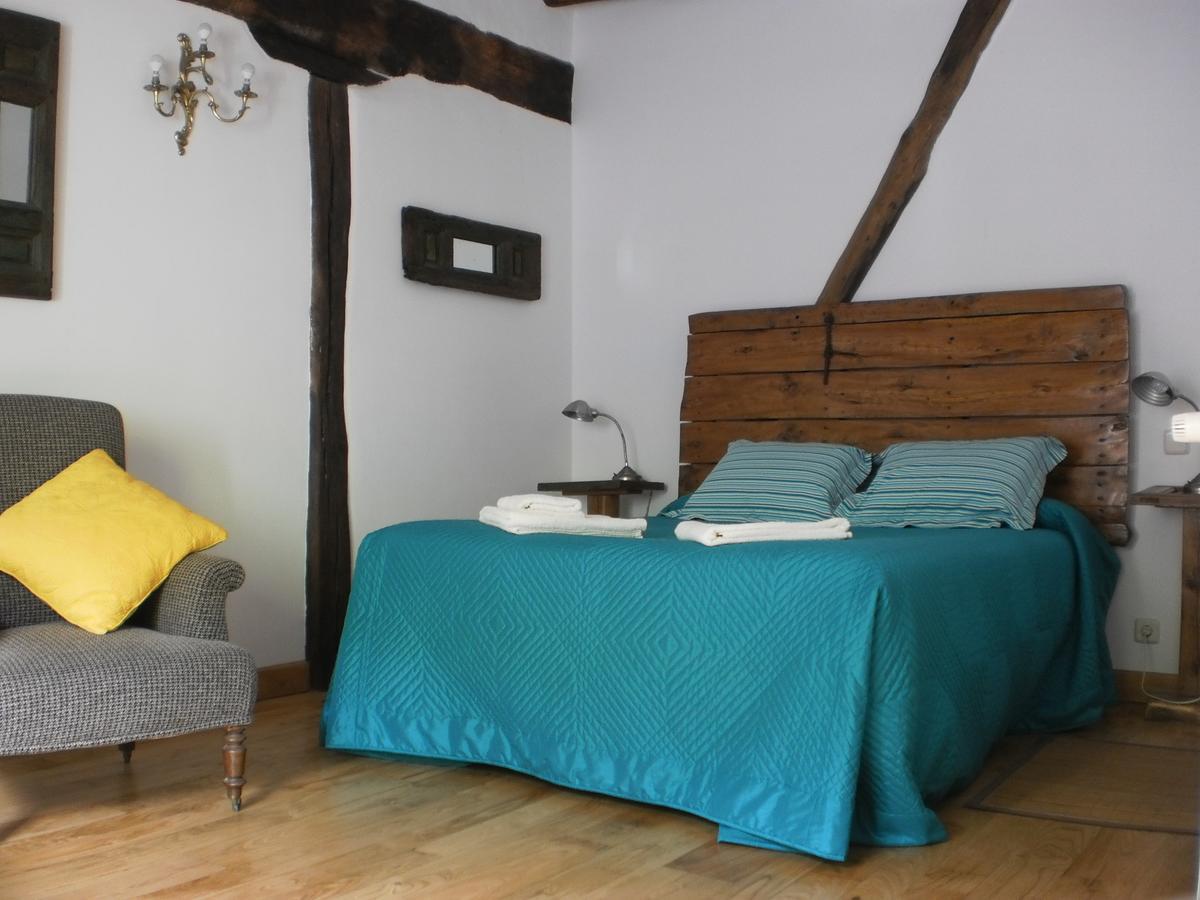Larraenea Bed And Breakfast Lesaka Exterior photo